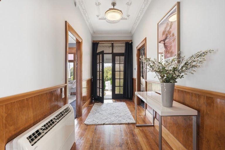 Photo of property in 104 Neidpath Road, Mornington, Dunedin, 9011