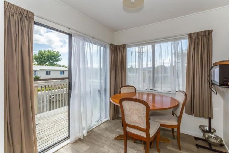 Photo of property in 9 Douglas Street, Levin, 5510