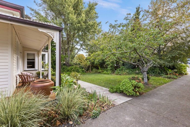 Photo of property in 11 Bowling Road, Greenmeadows, Napier, 4112
