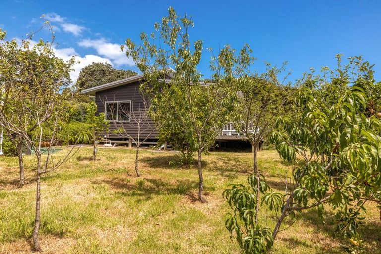 Photo of property in 19 Sea View Road, Ostend, Waiheke Island, 1081