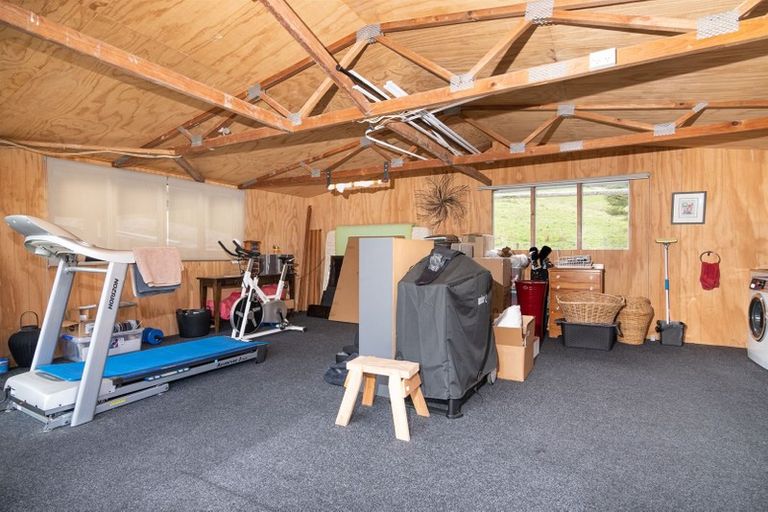 Photo of property in 43 Pinetone Road, Kumeu, 0892