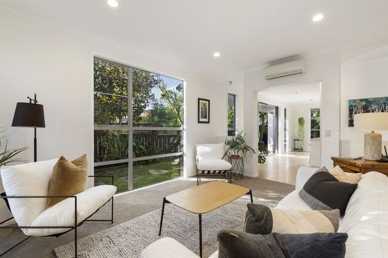 Photo of property in 11a Church Street, Northcote Point, Auckland, 0627