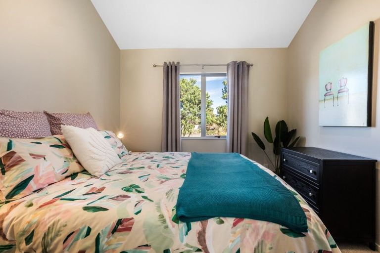 Photo of property in 141 Field Way, Waikanae Beach, Waikanae, 5036