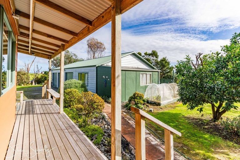 Photo of property in 7 Te Opi Road East, Whakapirau, Maungaturoto, 0583