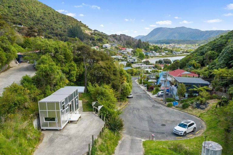 Photo of property in 13 Arthur Crescent, Waikawa, Picton, 7220