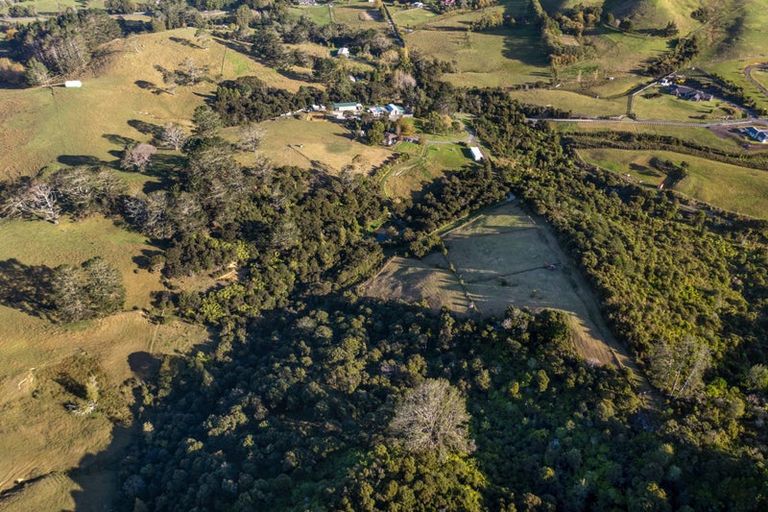 Photo of property in 244b Blackbridge Road, Dairy Flat, 0794