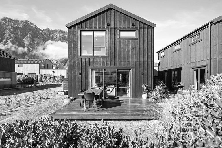 Photo of property in 16 Soudley Court, Jacks Point, Queenstown, 9371