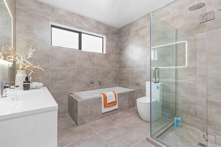 Photo of property in 3 Vintry Drive, Kumeu, 0810