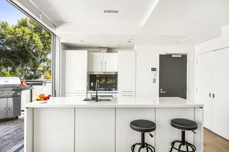 Photo of property in Maison Apartments, 112/16 Huron Street, Takapuna, Auckland, 0622