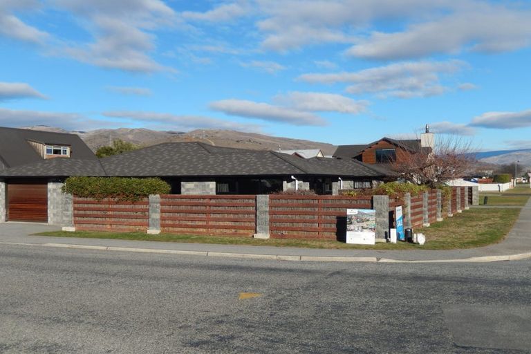 Photo of property in 90 Inniscort Street, Cromwell, 9310