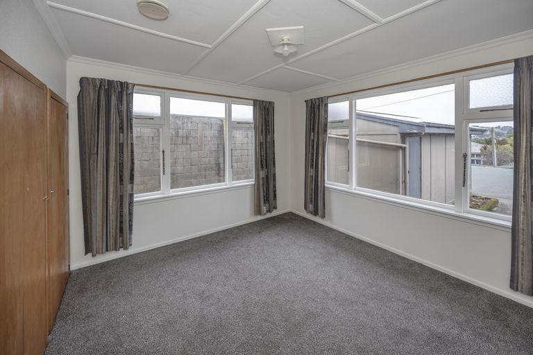 Photo of property in 28 Awamoa Road, Holmes Hill, Oamaru, 9401