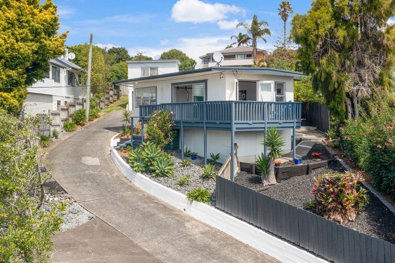 Photo of property in 52 Bay Street, Red Beach, 0932
