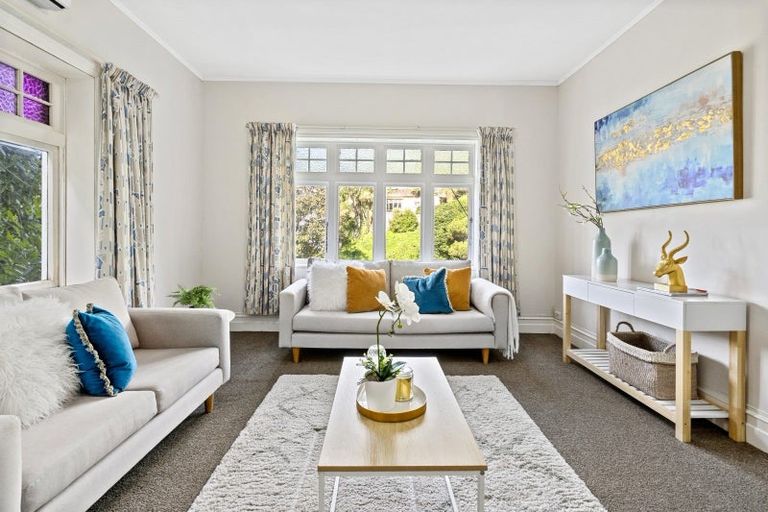 Photo of property in 10 Governor Road, Northland, Wellington, 6012