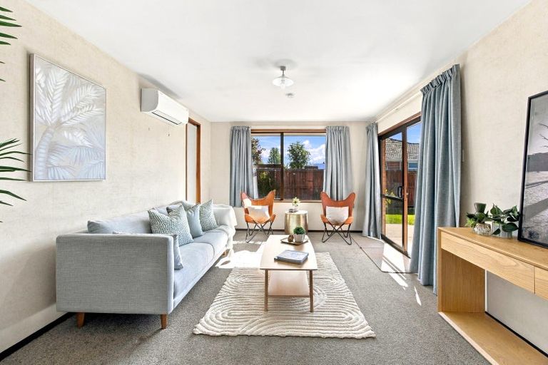 Photo of property in 2/281 Sawyers Arms Road, Bishopdale, Christchurch, 8053