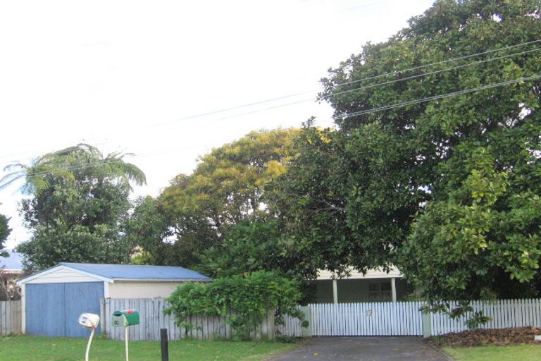 Photo of property in 17 Athenree Road, Athenree, Katikati, 3177