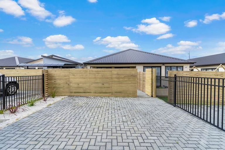 Photo of property in 15a Tributary Parade, Karaka, Papakura, 2113