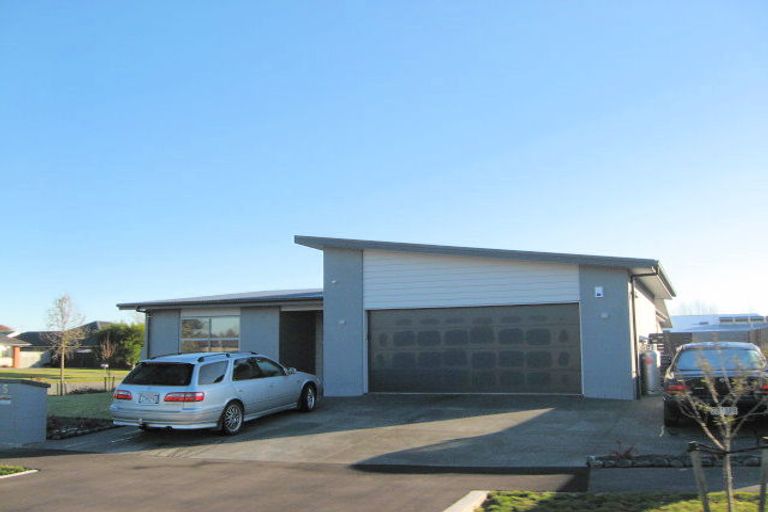 Photo of property in 2 Hemingway Place, Spencerville, Christchurch, 8083