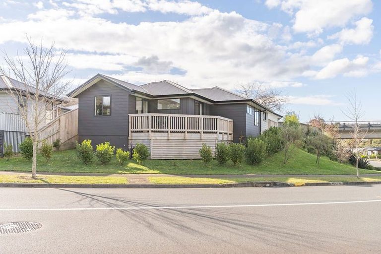 Photo of property in 4 Hauruia Way, Pyes Pa, Tauranga, 3112