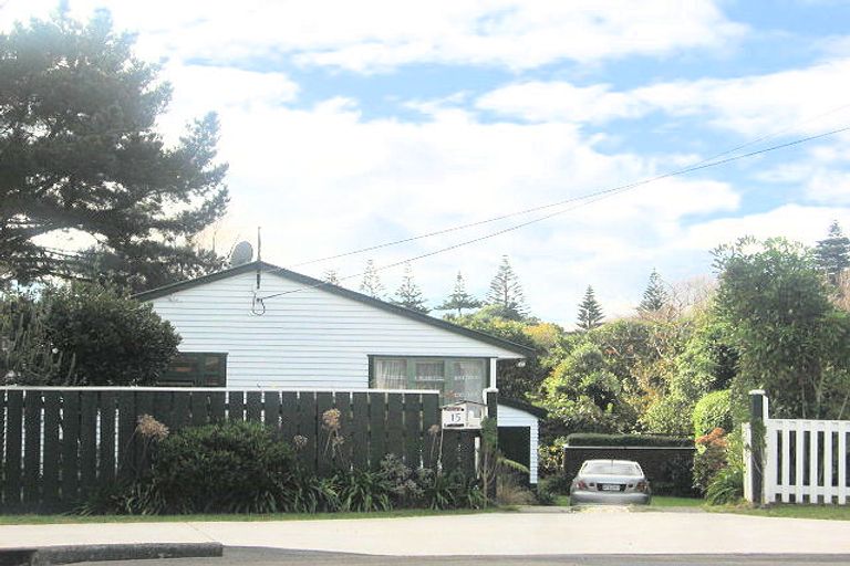 Photo of property in 14 Horomona Road, Paekakariki, 5034