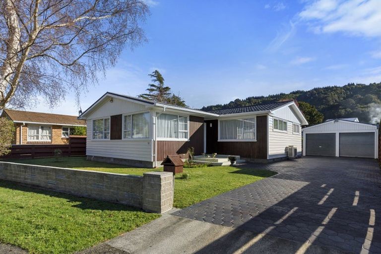 Photo of property in 51 Holdsworth Avenue, Trentham, Upper Hutt, 5018