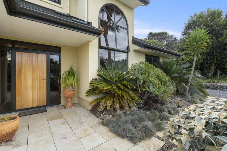 Photo of property in 28 Skudders Beach Road, Kerikeri, 0294