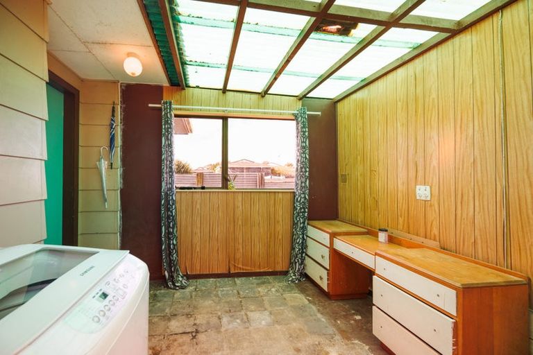 Photo of property in 34 Rhodes Drive, Kelvin Grove, Palmerston North, 4414