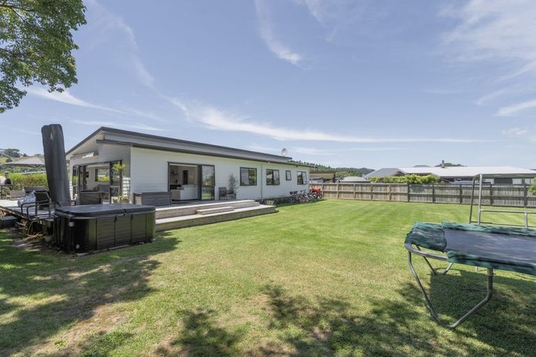 Photo of property in 8 Voyager Place, Cooks Beach, Whitianga, 3591