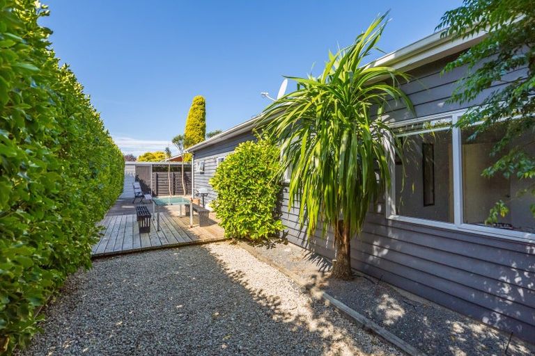 Photo of property in 43 Sackville Street, Martinborough, 5711