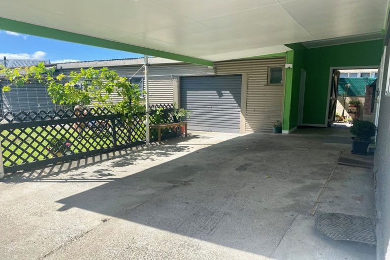 Photo of property in 79 Great North Road, Waipawa, 4210