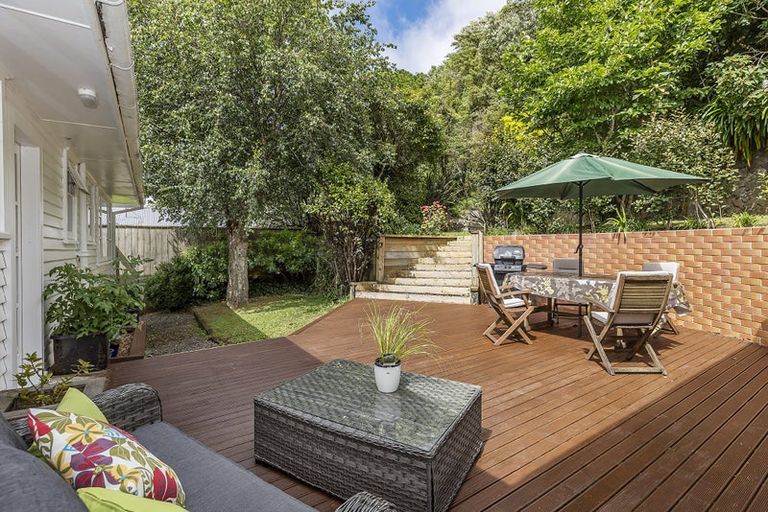 Photo of property in 30 Chester Road, Tawa, Wellington, 5028