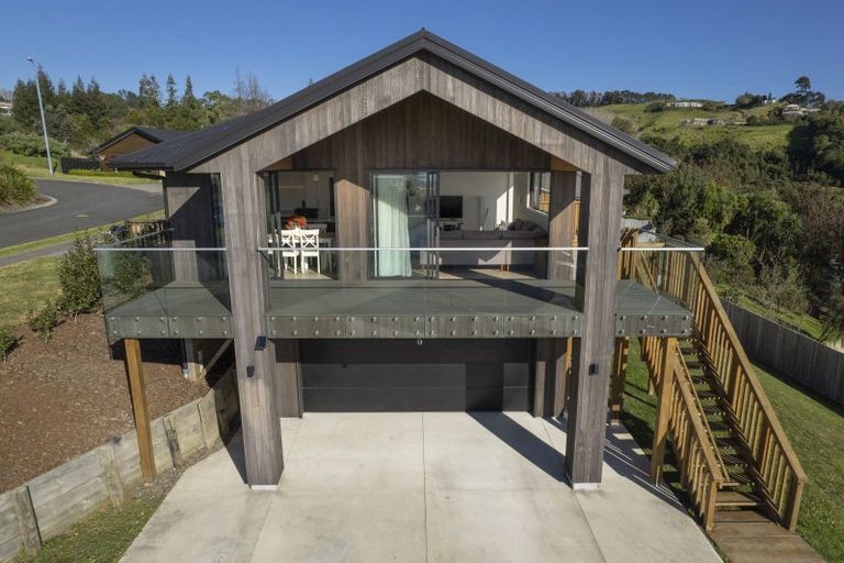 Photo of property in 6 Greenvale Place, Welcome Bay, Tauranga, 3112