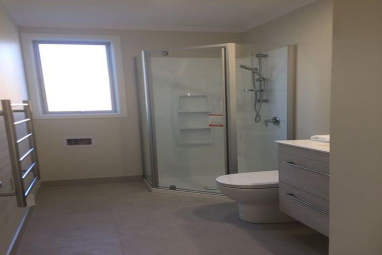 Photo of property in 20 Ridgeview Close, Red Beach, 0932