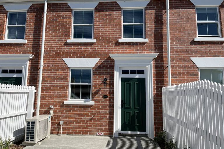 Photo of property in 4/30 Hargest Crescent, Sydenham, Christchurch, 8023