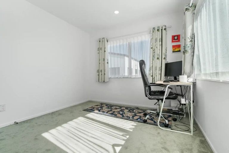 Photo of property in 3 Tumu Road, Papakura, 2110