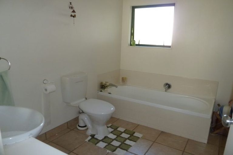 Photo of property in 43a Forrest Hill Road, Milford, Auckland, 0620