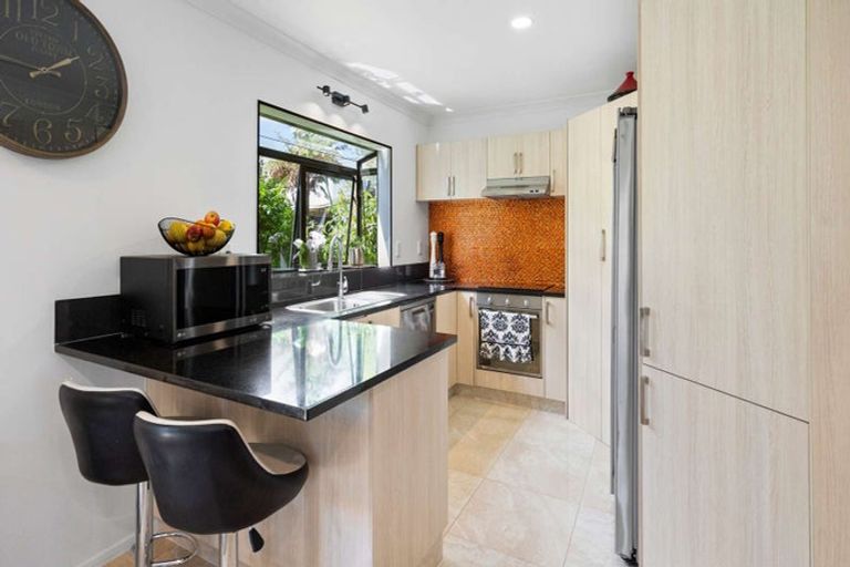 Photo of property in 1 Stonebridge Park Drive, Holdens Bay, Rotorua, 3010