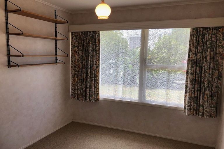 Photo of property in 2 Mander Place, Bucklands Beach, Auckland, 2012