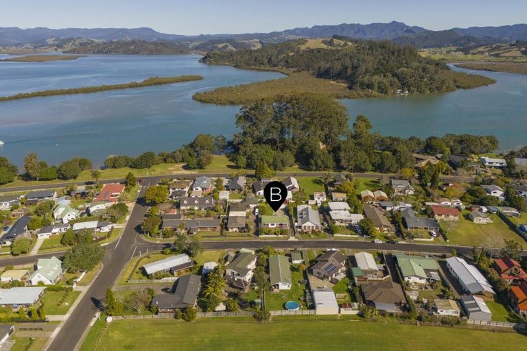 Photo of property in 68 Catherine Crescent, Whitianga, 3510