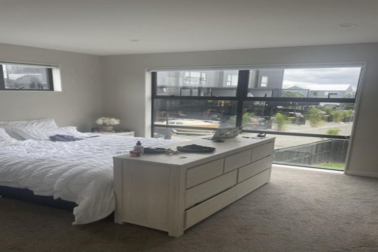 Photo of property in 27 Desalt Drive, Hobsonville, Auckland, 0616