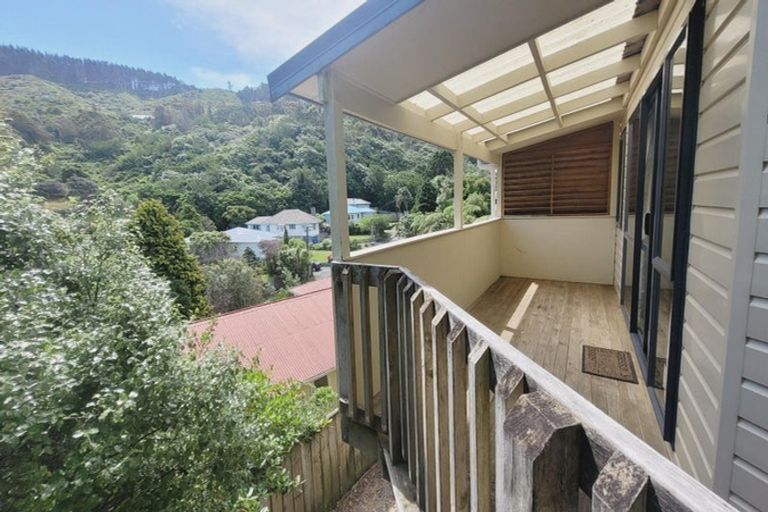 Photo of property in 35 Olivia Crescent, Tawa, Wellington, 5028