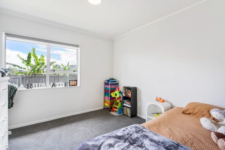 Photo of property in 2/2 Hatherley Place, Clendon Park, Auckland, 2103