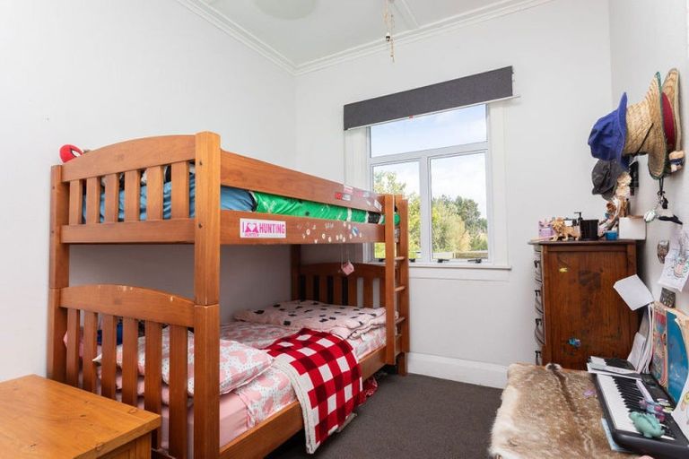 Photo of property in 133 Adelaide Road, Dannevirke, 4930