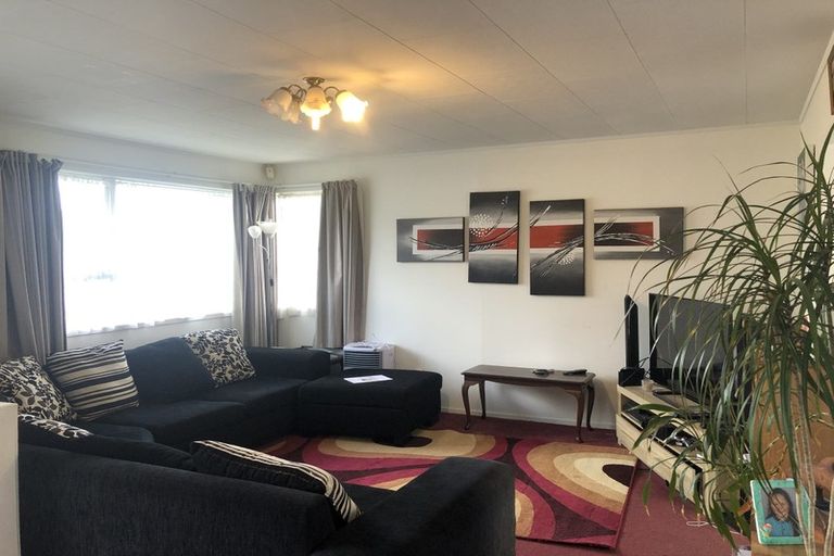 Photo of property in 15 Penfold Place, Henderson, Auckland, 0610
