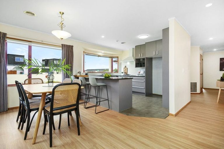 Photo of property in 58 Cypress Drive, Maungaraki, Lower Hutt, 5010