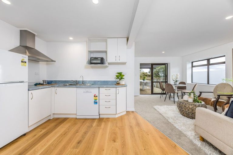 Photo of property in 2a Hoskins Avenue, Hillsborough, Auckland, 1042