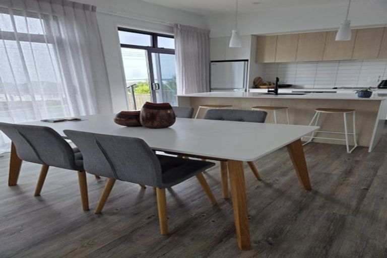 Photo of property in 19a Braemar Road, Rothesay Bay, Auckland, 0630