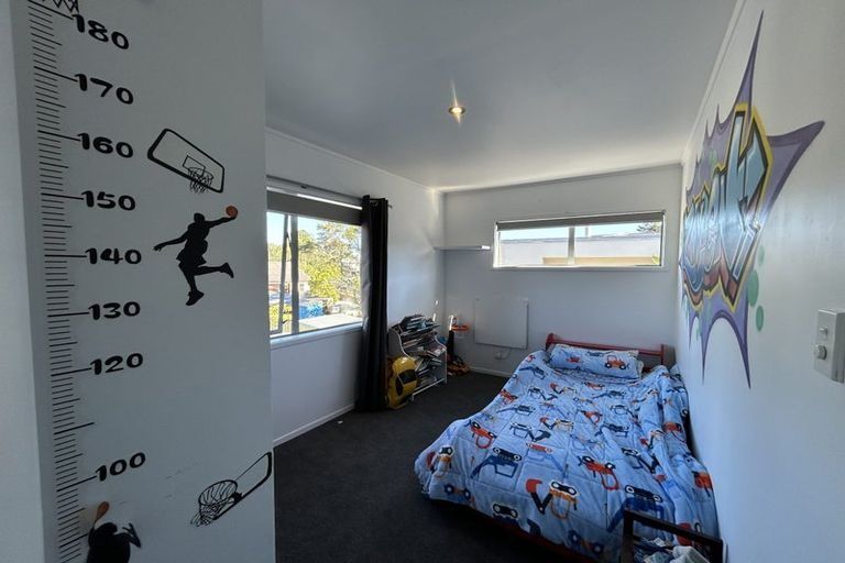 Photo of property in 24 Springtime Crescent, Stanmore Bay, Whangaparaoa, 0932