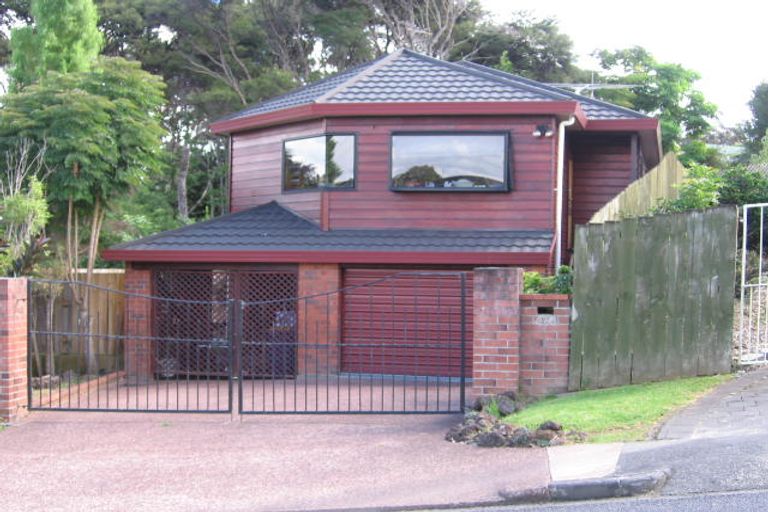 Photo of property in 1/47 Taupo Street, Green Bay, Auckland, 0604