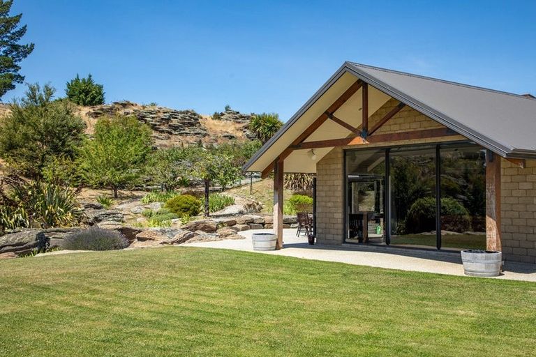 Photo of property in 27 Old Golf Course Road, Bridge Hill, Alexandra, 9320