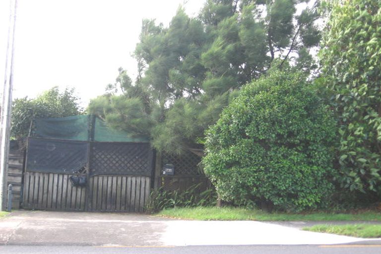 Photo of property in 561 Swanson Road, Ranui, Auckland, 0612
